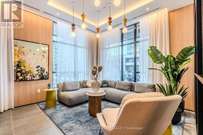 Photo du bâtiment - 720 Whitlock Ave