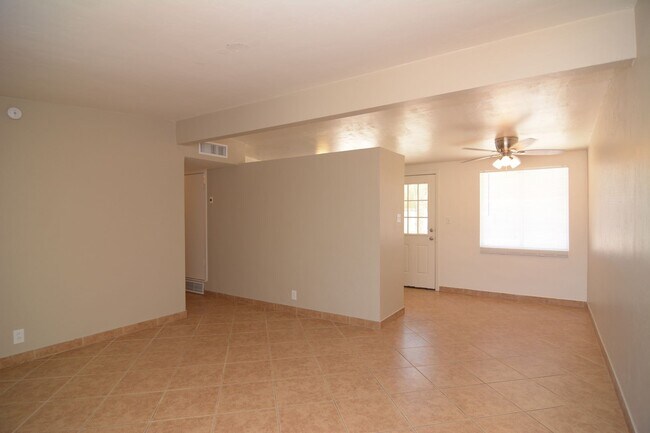 Foto del edificio - Charming 3 Bedroom 1 Bath Home! Central Tu...