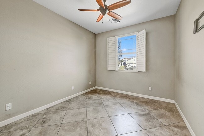 Building Photo - 3631 E Sophie Ln