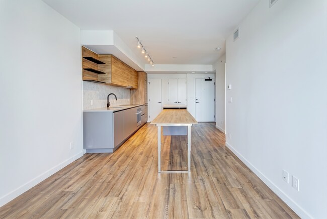 Photo du bâtiment - 10448 University Dr