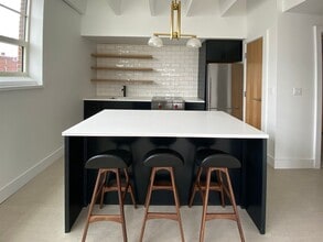 Building Photo - 188 Lincoln St