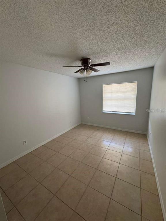 Foto del edificio - 6913 Longmeade Ln