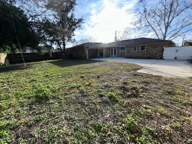 Building Photo - Home for Rent in Arlington 4-Bedroom, 2-Bathroom