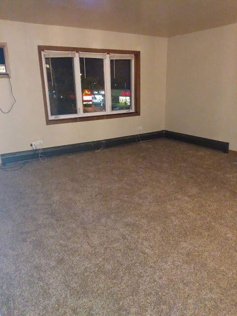 Living Rm - 6925 W Cermak Rd