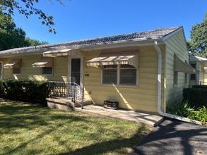 Building Photo - 811 NW B St