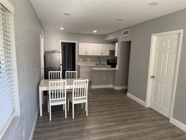 Foto del edificio - 291 NE 112th St