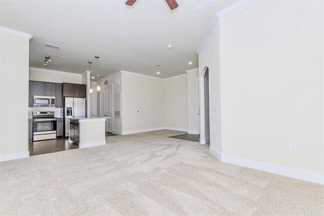 Foto del edificio - 7600 S Mason Rd