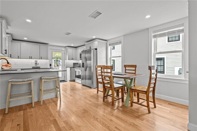 Foto del edificio - 484 Thames St