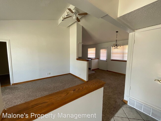 Building Photo - 3 br, 1.5 bath House - 4849 Woodview