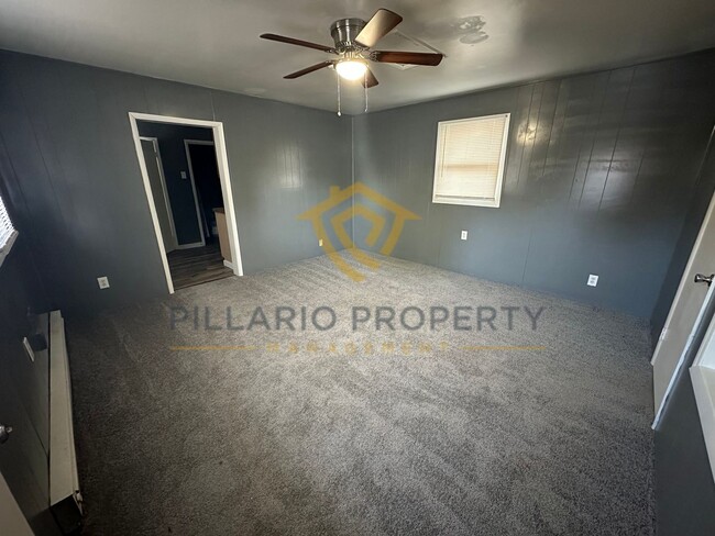 Building Photo - 805-805-805-802 S Worth Ave