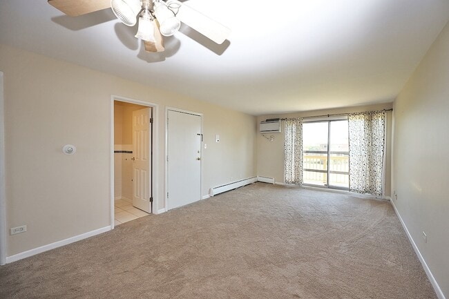 Building Photo - 117 Boardwalk Street Unit 2W