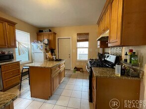 Building Photo - 8 Eldora St