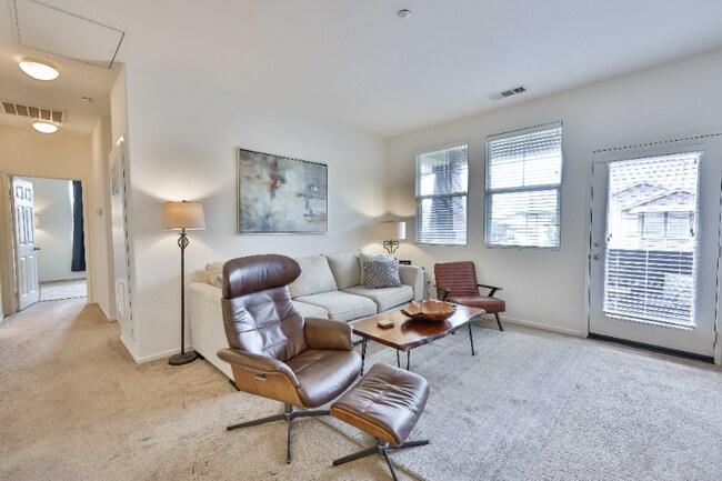 Foto del edificio - 16912 Laurel Hill Ln