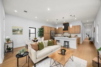 Building Photo - 122 E 31st 1/2 St
