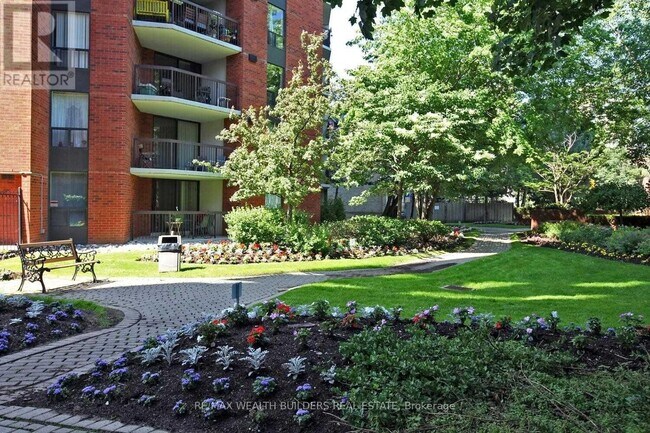 Photo du bâtiment - 77 Maitland Pl