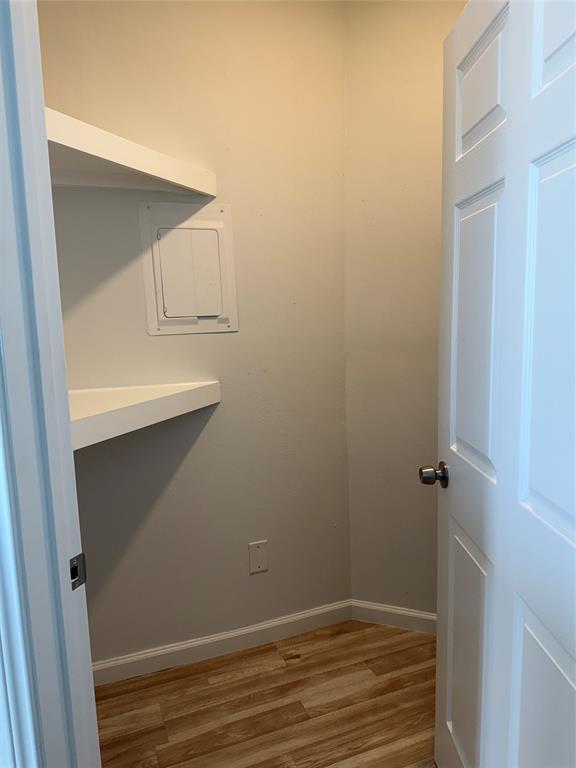 Foto del edificio - 401 Lakeside Ln