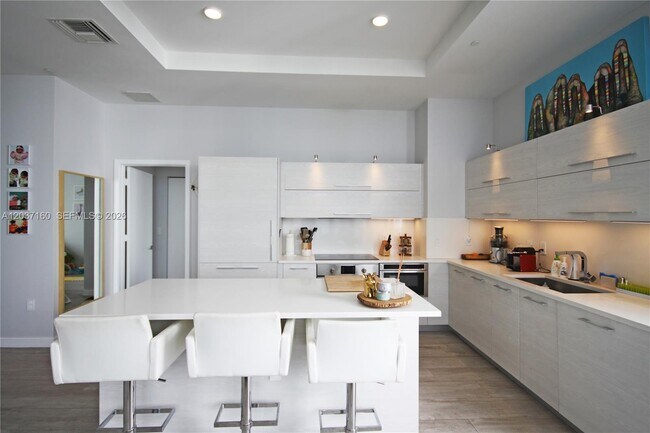 Foto del edificio - 45 SW 9th St