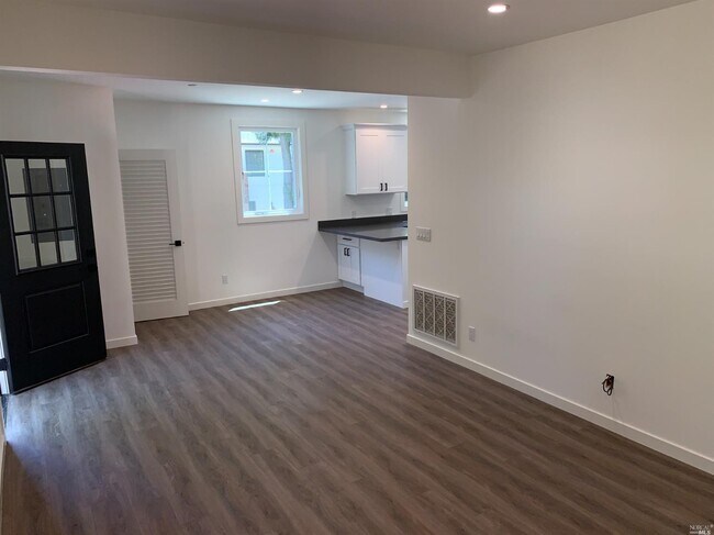 Building Photo - 142 Willow Ave