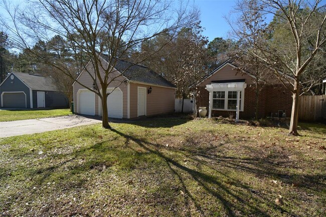 Building Photo - 110 W High Oaks Cir