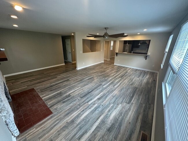 Foto del edificio - 6879 Lebanon Rd