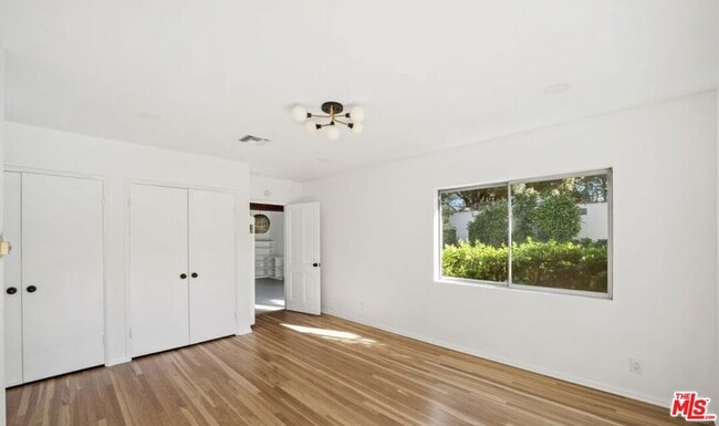 Building Photo - 15440 Dickens St