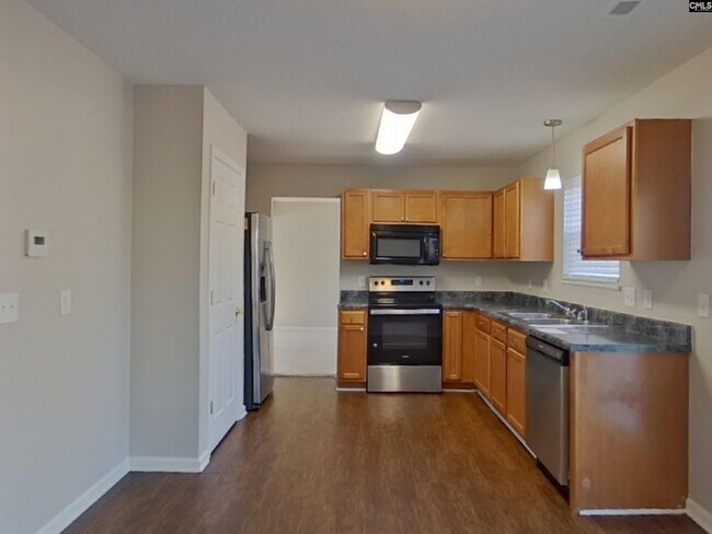 Foto del edificio - 732 Elderberry Ln