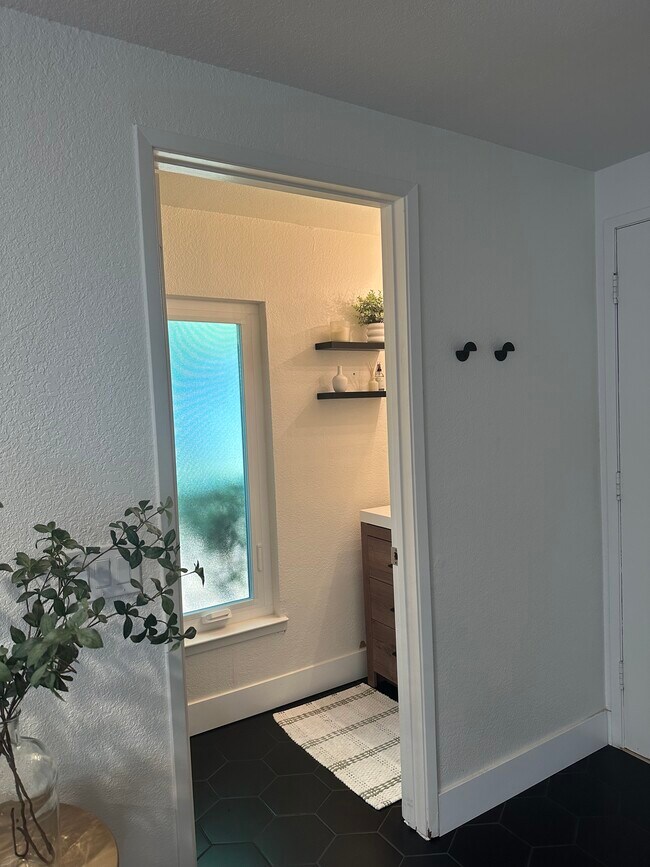 Building Photo - 2851 Hotchkiss Ct