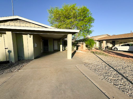 Primary Photo - 3Bed/2Bath Duplex at 35th Ave/Cactus! $149...