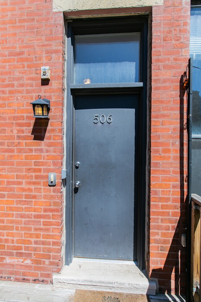 Building Photo - 506 W Arlington Pl