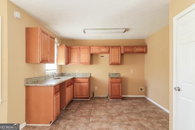 Building Photo - 384 Braxton Dr