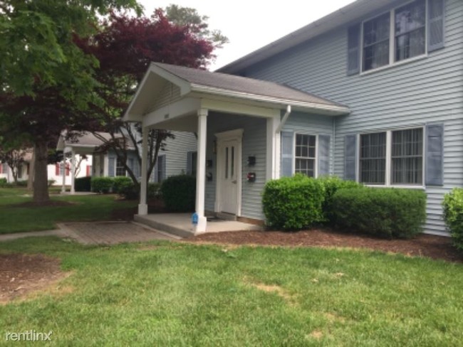 Building Photo - 2 br, 1 bath Apartment - 5002 E Gunter st.