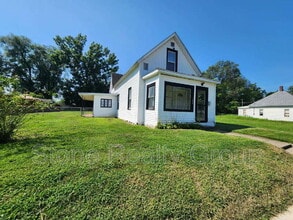 Building Photo - 1435 3rd Ave