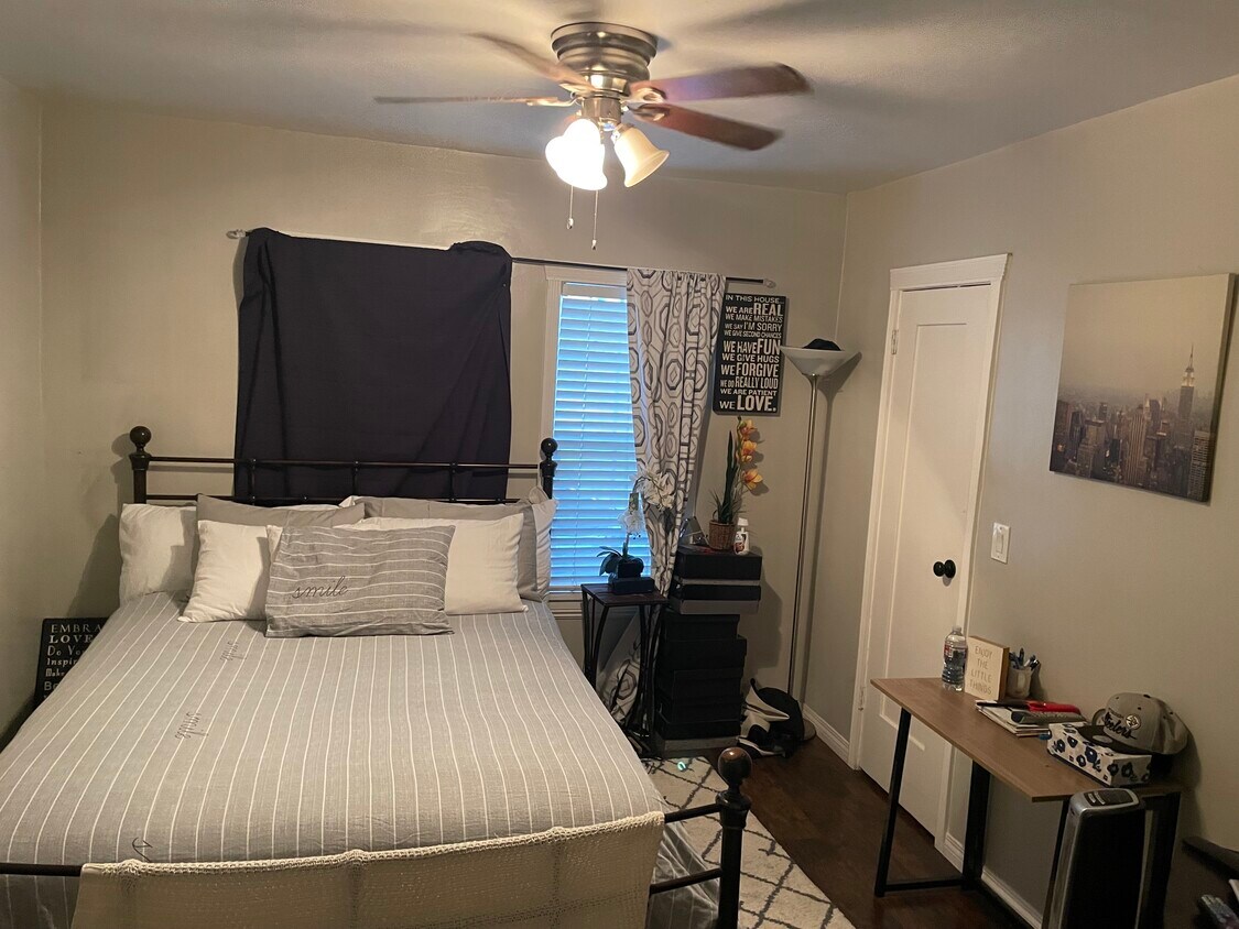 Building Photo - 5843 Haas Ave