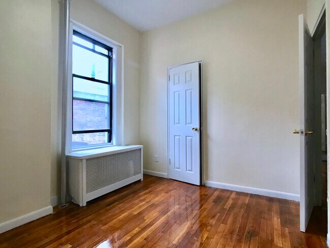 Foto del edificio - 240 W 104th St