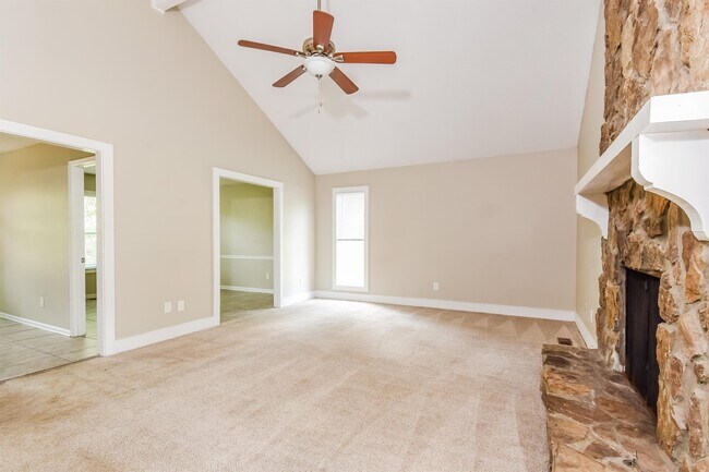 Foto del edificio - 2384 Sawmill Rd