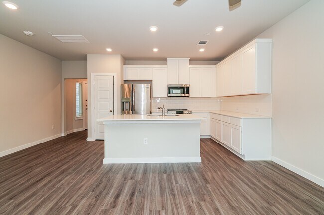 Foto del edificio - 18330 W Centro Cir