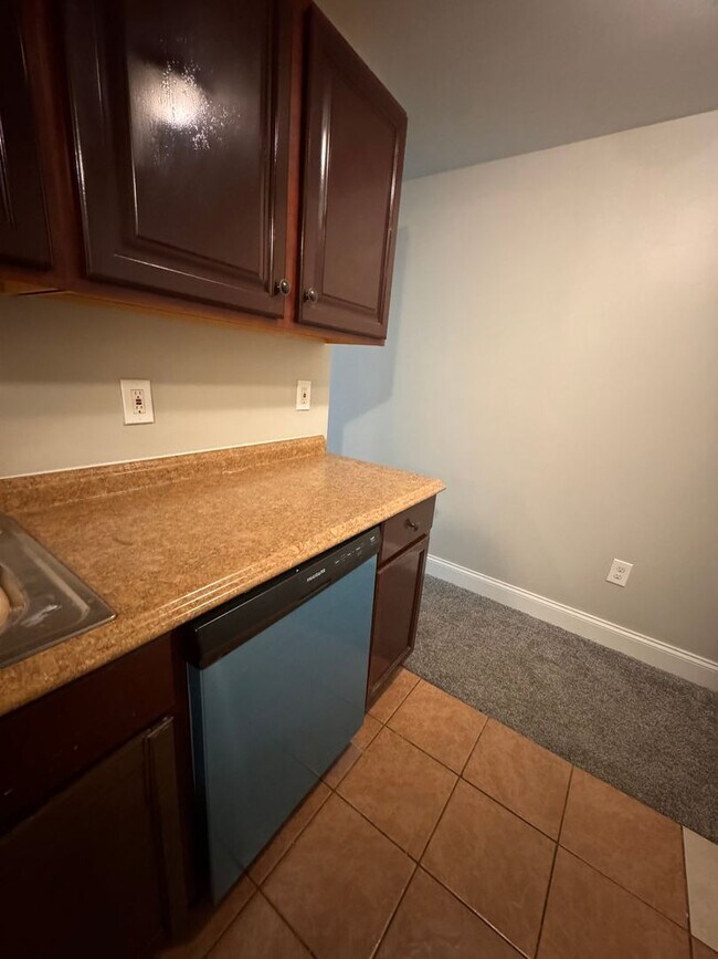 Foto del edificio - 2405 Barclay St