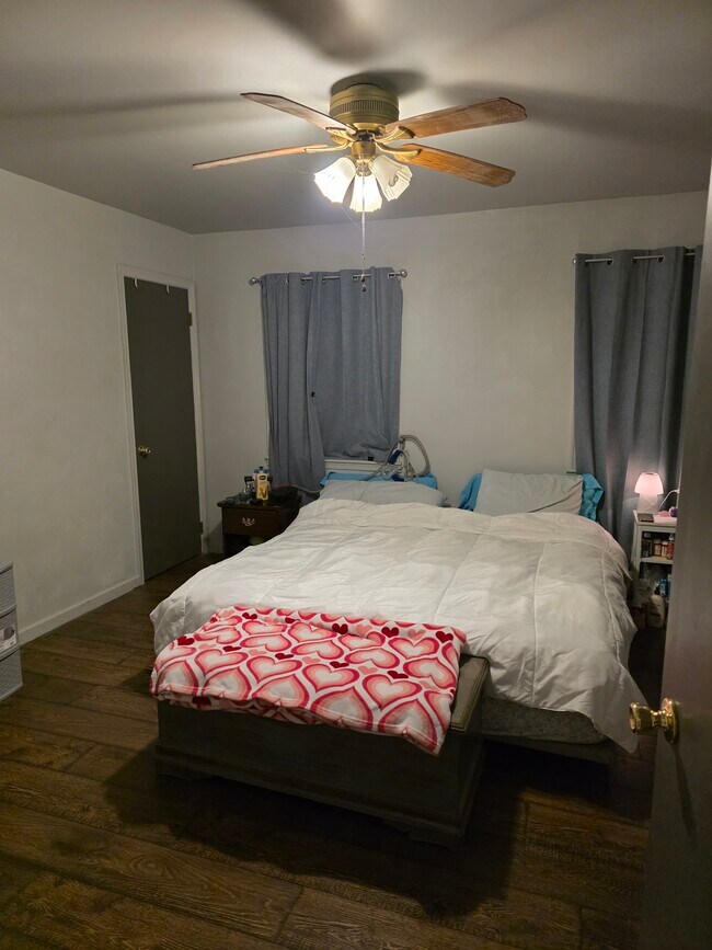 Foto del edificio - 1148 Creekside Dr