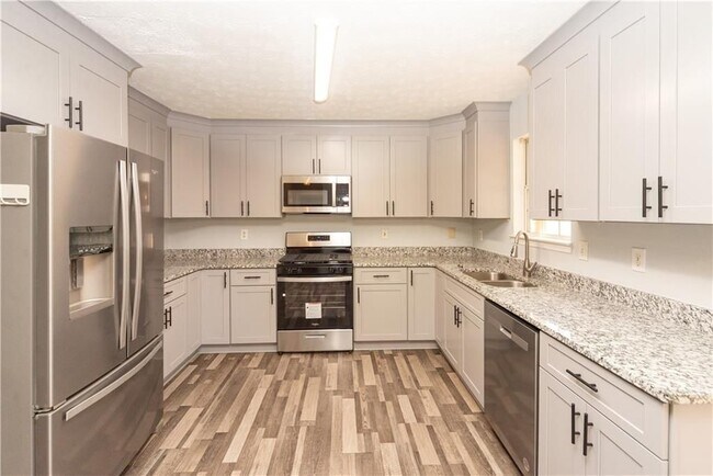 Foto del edificio - 811 Sugar Oak Ln