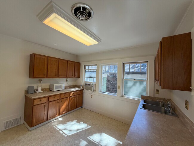 Cocina1 - 2202 G St