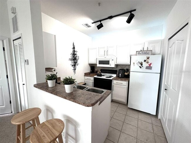 Foto del edificio - 6137 Metrowest Blvd