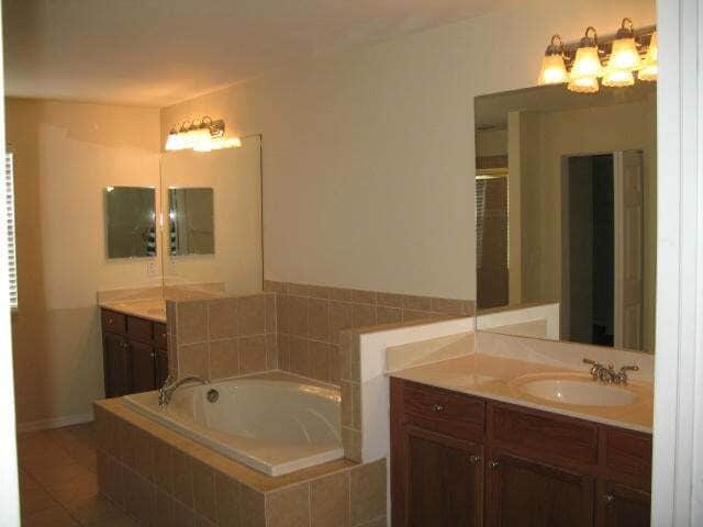 Building Photo - 1579 Newhaven Point Ln