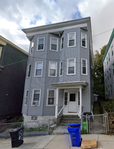 Building Photo - 10 Bucknam St