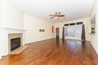 Building Photo - 2947 Red Oak Leaf Trail