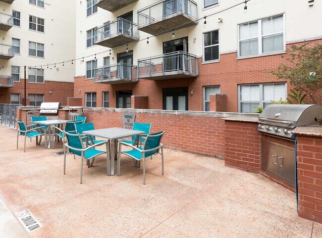 Foto del edificio - Exalted 1 BR Seeks New Inhabitants