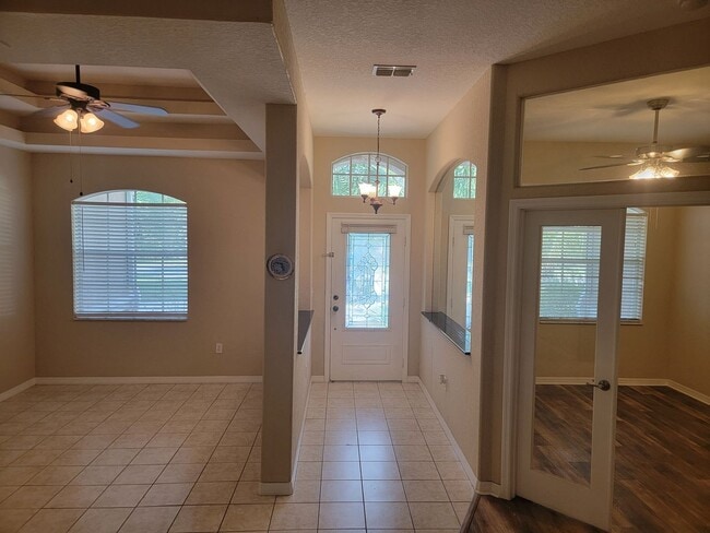 Building Photo - Gorgeous and Huge 3/2/2 in Sugarmill Woods!!!