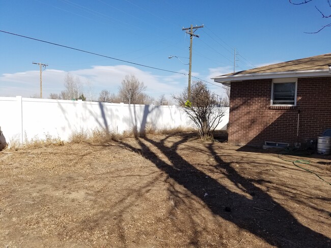 Building Photo - 401 30th Ave