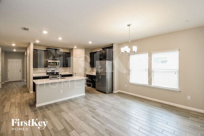 Foto del edificio - 6847 Longleaf Branch Dr