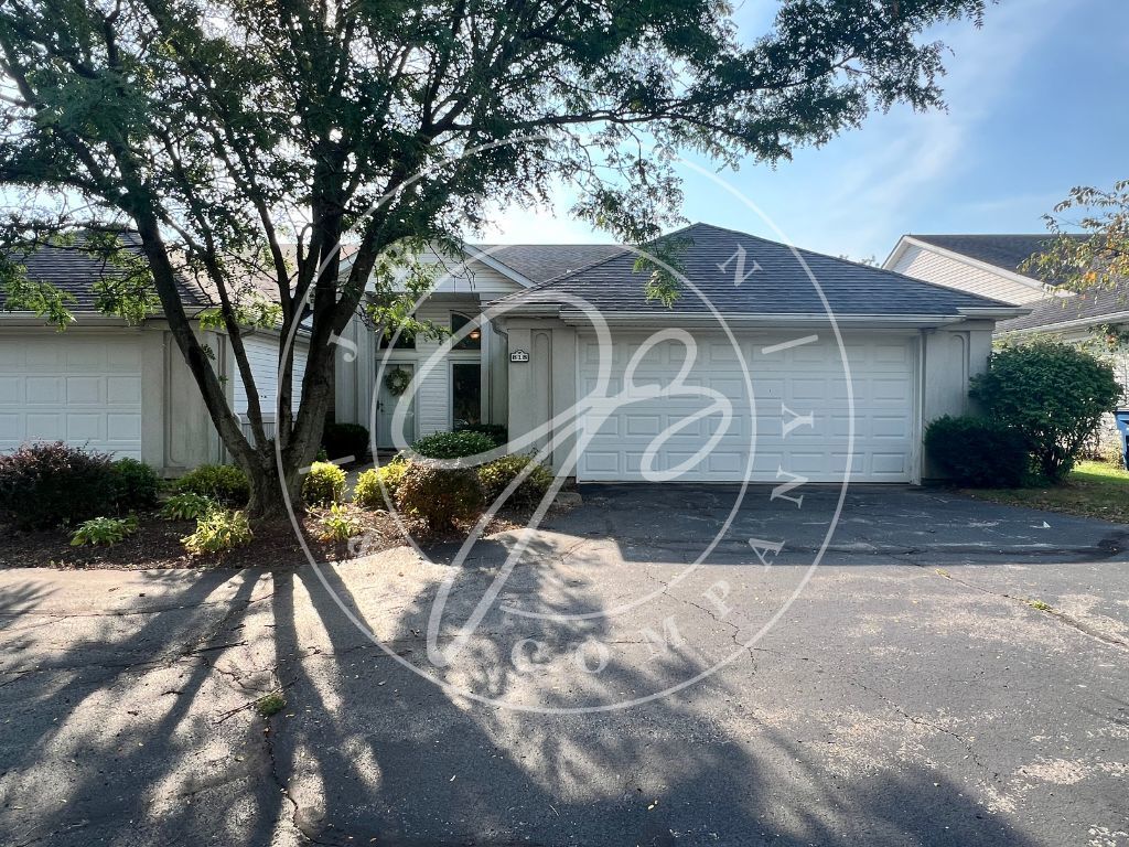 Primary Photo - Beautiful Open Concept 3 bedroom 2 bathroo...