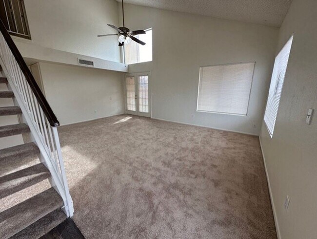 Foto del edificio - TWO STORY HOME IN CHANDLER AT STONEGATE